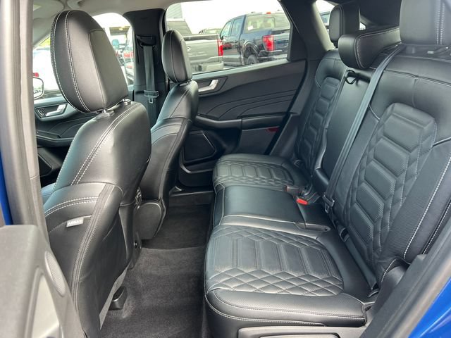 Used 2023 Ford Escape Platinum w/ Premium Technology Package AWD/4WD image 5