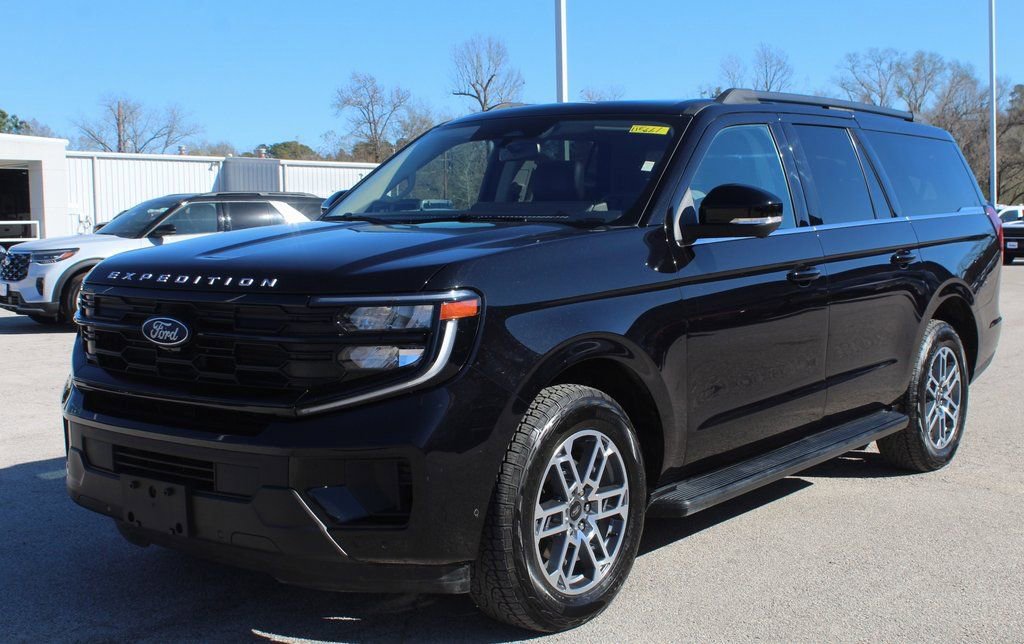 Used 2025 Ford Expedition Max Active image 3