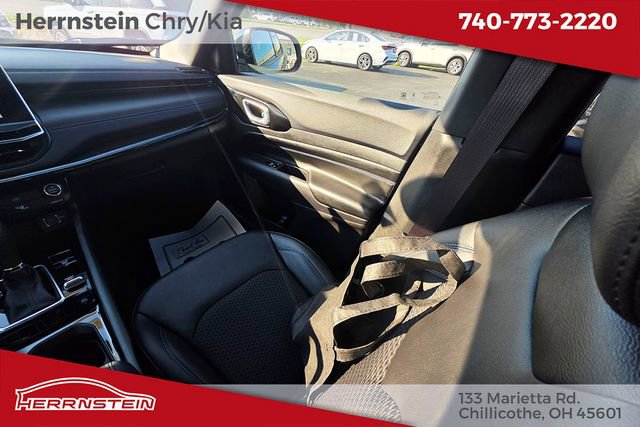 Used 2025 Jeep Compass Latitude w/ Altitude Special Edition image 11