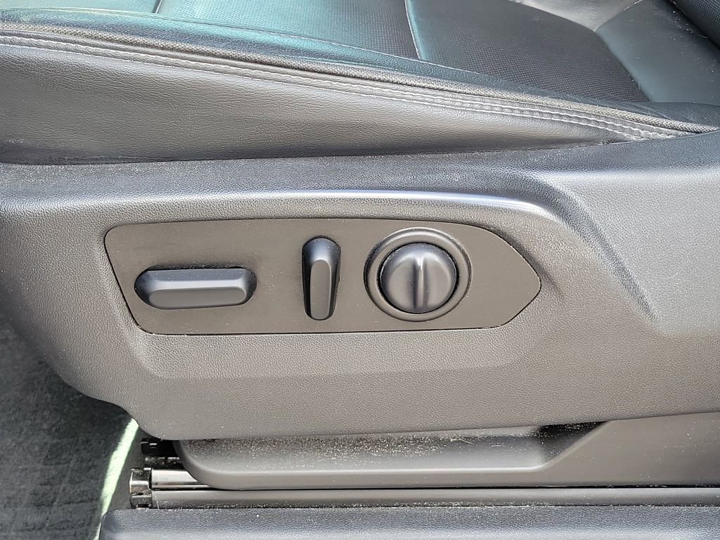 Used 2020 Chevrolet Silverado 1500 High Country w/ Technology Package image 21