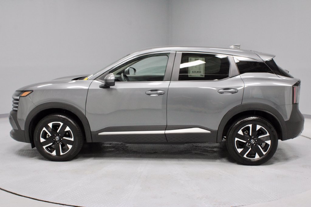 Certified 2025 Nissan Kicks SV AWD/4WD image 8