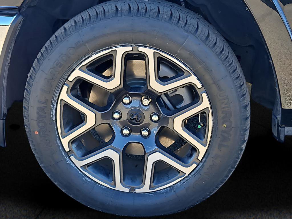 Used 2025 RAM 1500 Laramie image 9