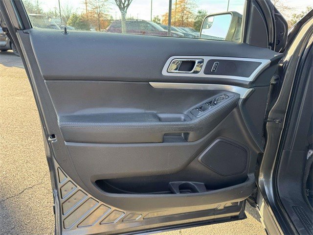 Used 2015 Ford Explorer XLT w/ Equipment Group 201B image 15