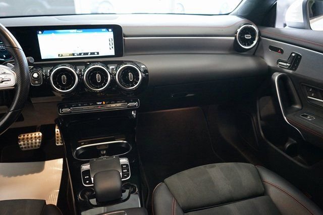 Used 2020 Mercedes-Benz CLA 250 4MATIC image 13