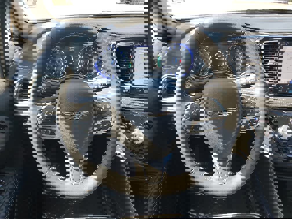 Used 2026 Chrysler Pacifica Limited image 19