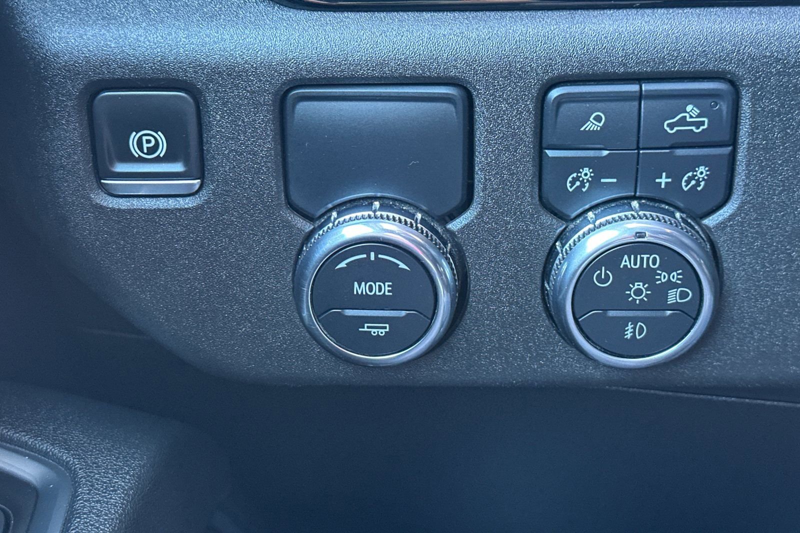 Certified 2025 GMC Sierra 1500 SLT image 34