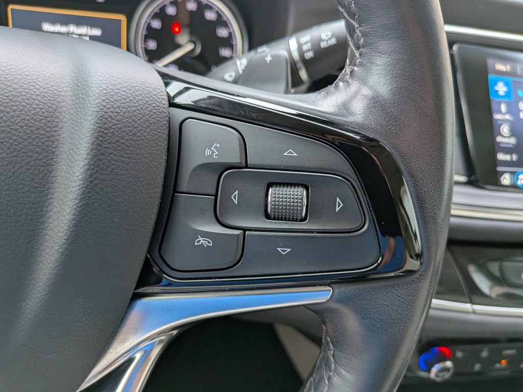 Used 2024 Buick Enclave Essence AWD/4WD image 27
