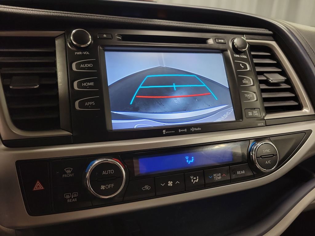 Used 2017 Toyota Highlander XLE image 18
