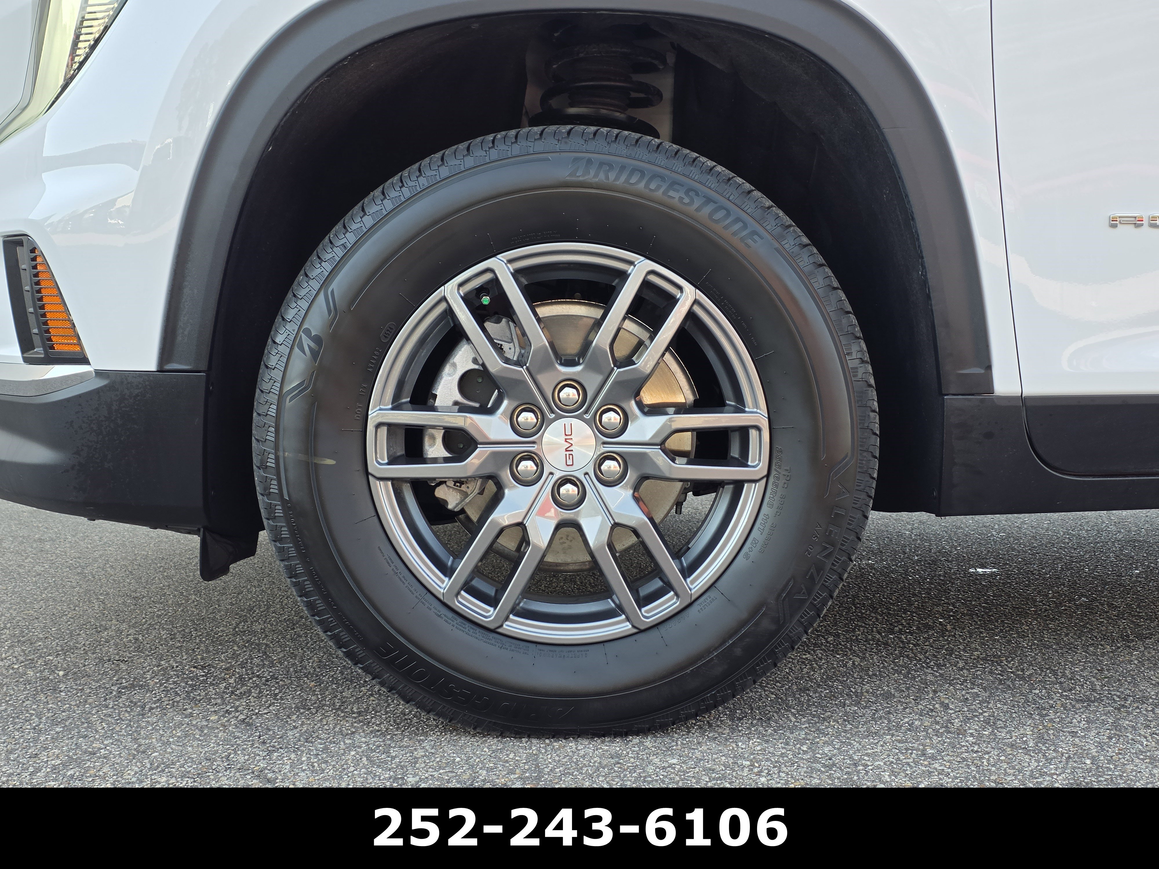 Used 2025 GMC Acadia Elevation FWD image 47