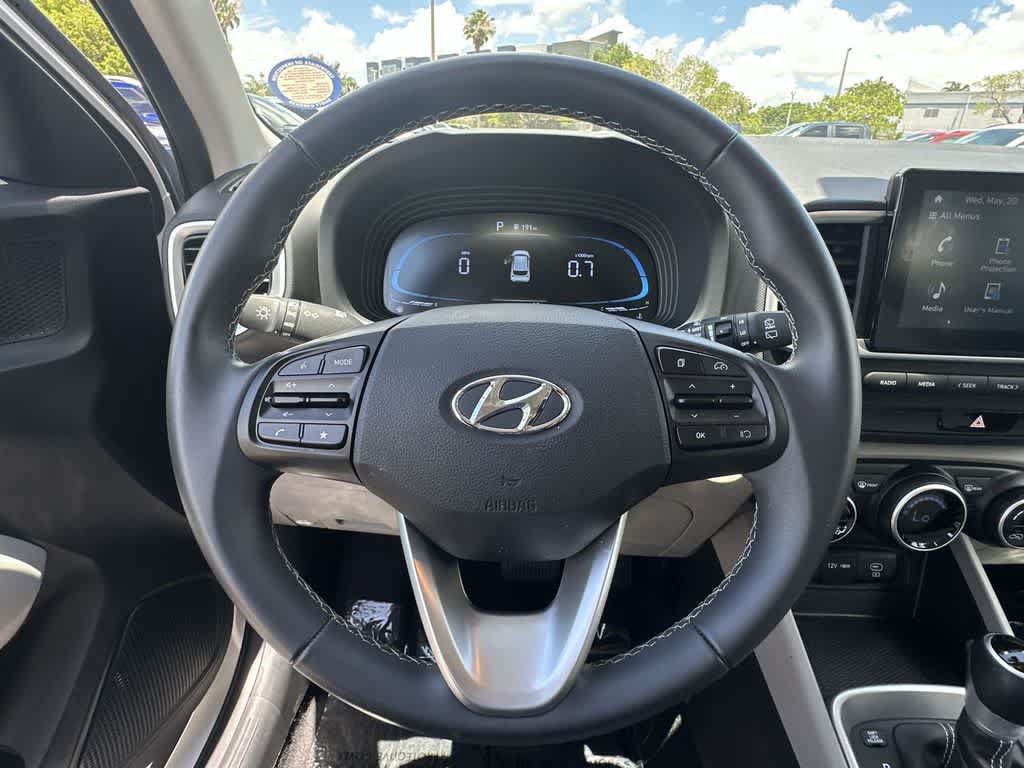 Used 2025 Hyundai Venue SEL FWD image 22