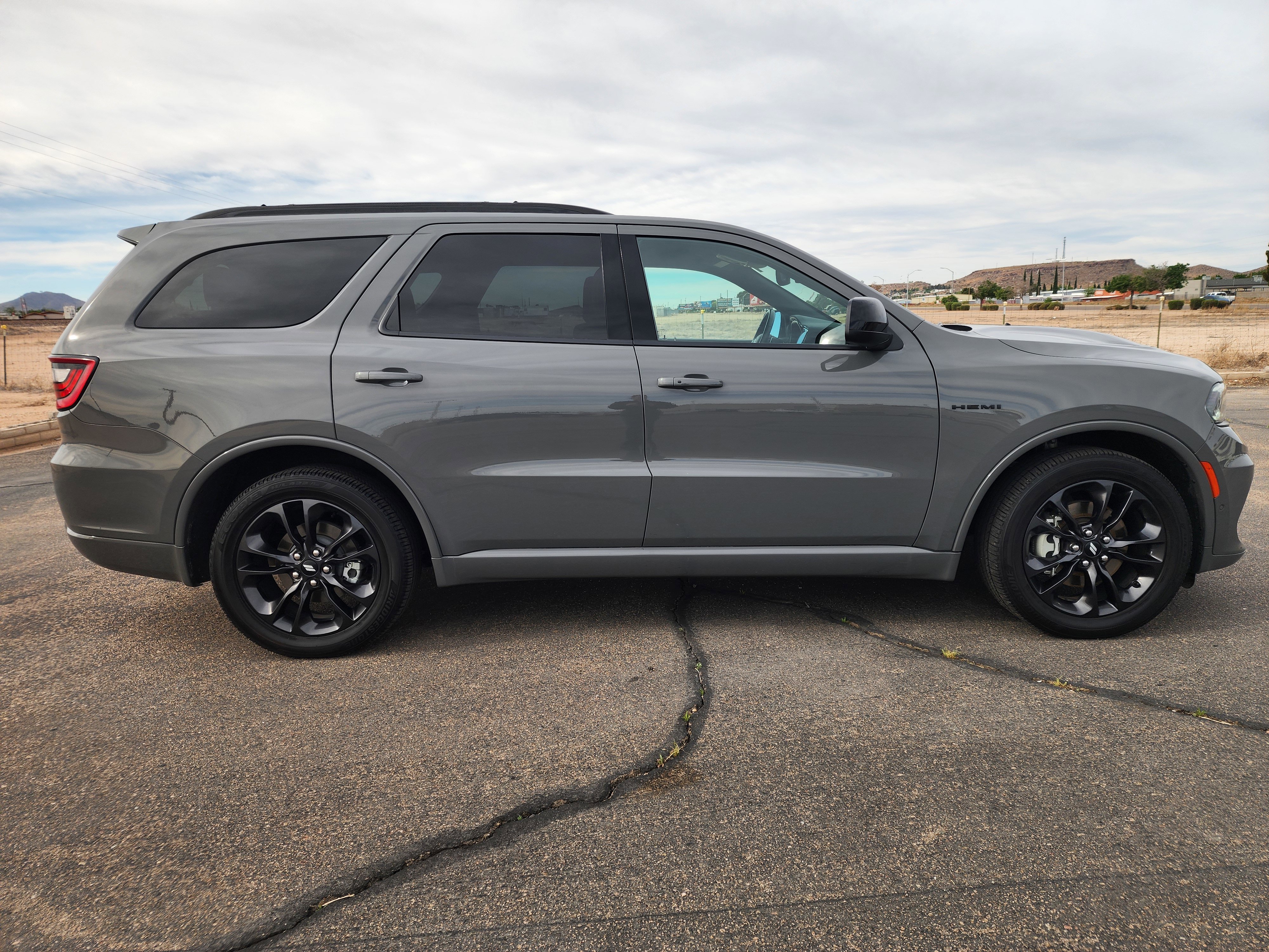 Used 2025 Dodge Durango R/T w/ Blacktop Package image 4