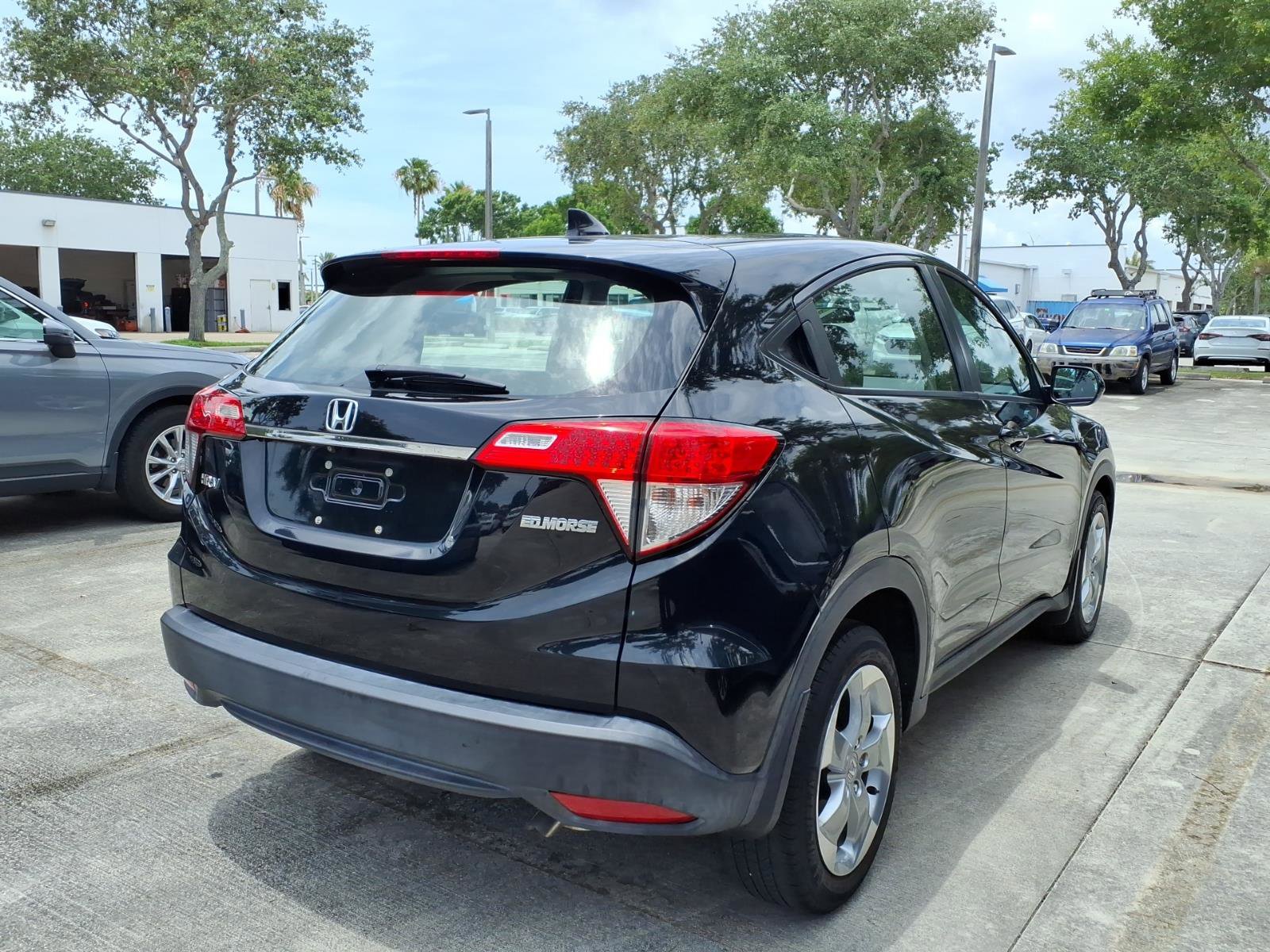 Used 2019 Honda HR-V LX image 10