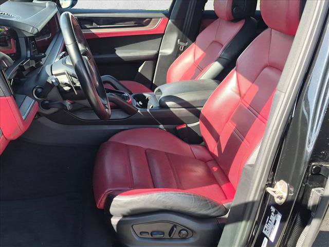 Used 2024 Porsche Cayenne AWD/4WD image 15