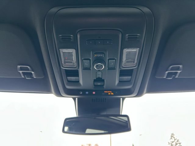 Used 2023 GMC Yukon XL Denali AWD/4WD image 14