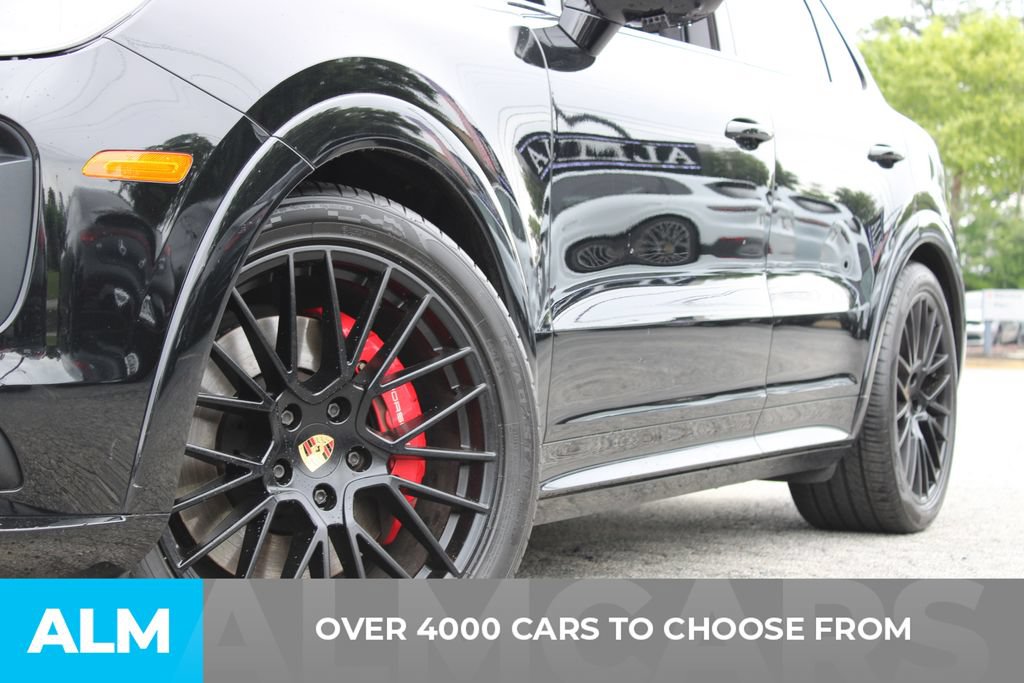Used 2022 Porsche Cayenne GTS w/ Premium Package Plus AWD/4WD image 2