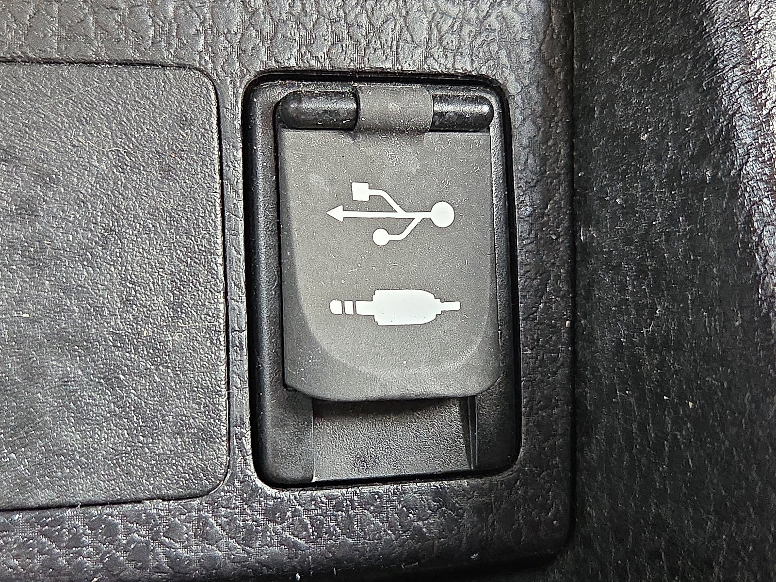 Used 2018 Toyota Corolla LE image 22