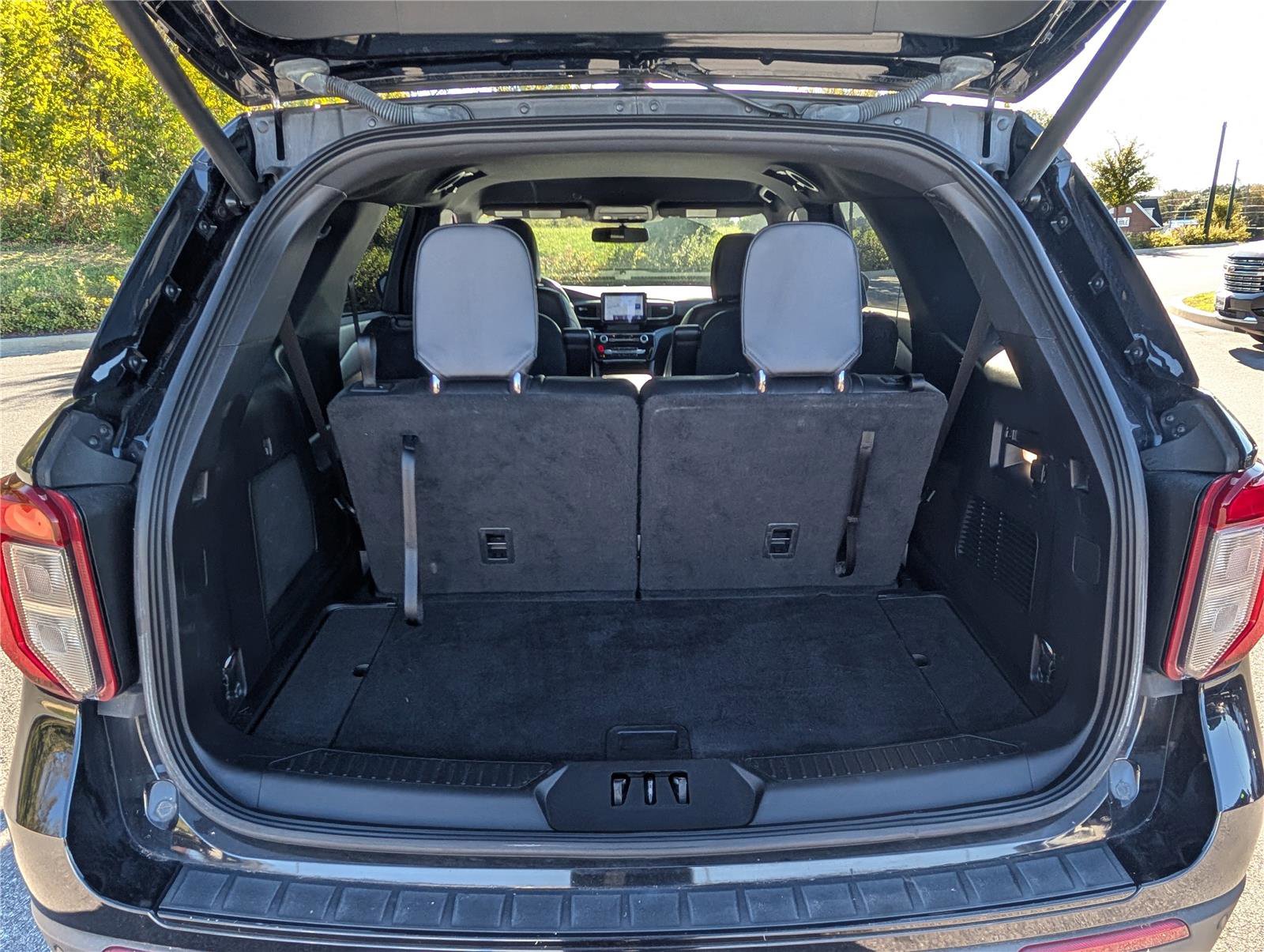 Used 2022 Ford Explorer ST-Line image 14