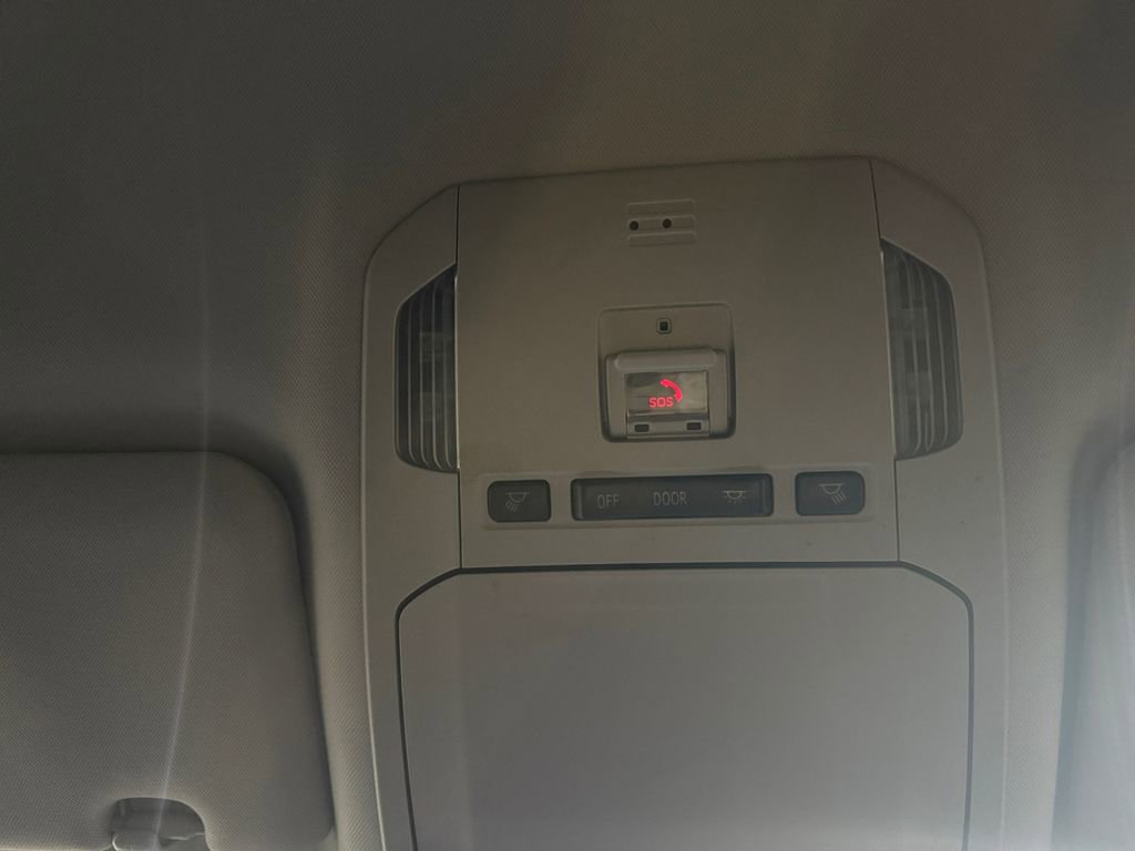 Used 2022 Toyota Highlander LE image 25