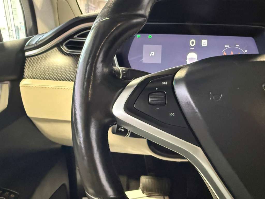 Used 2017 Tesla Model X 75D AWD/4WD image 14