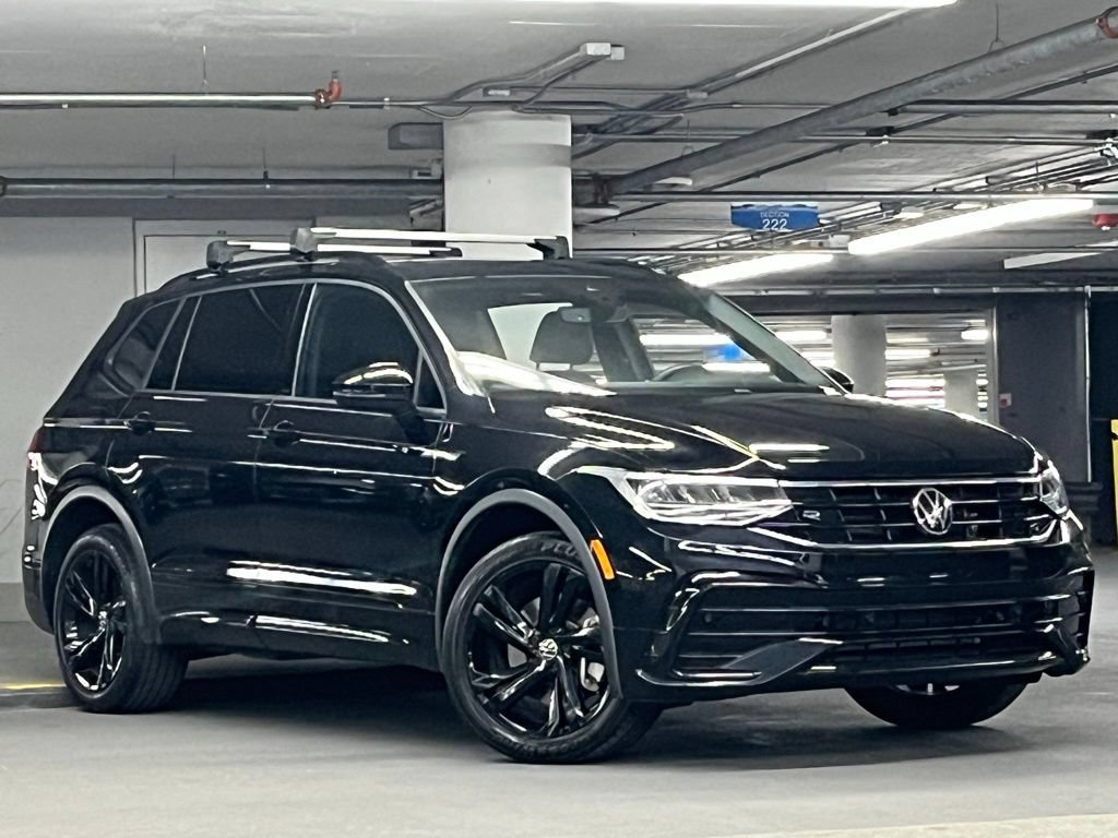 Certified 2023 Volkswagen Tiguan SE R-Line FWD image 2