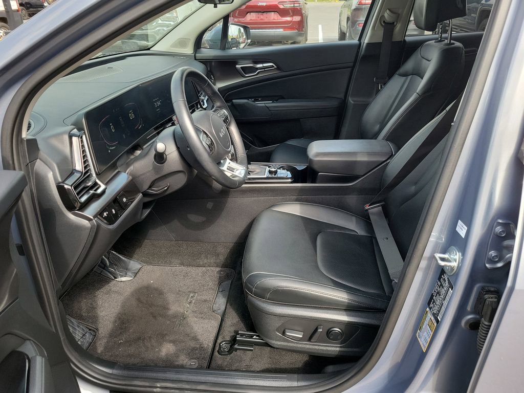 Used 2025 Kia Sportage EX FWD image 28