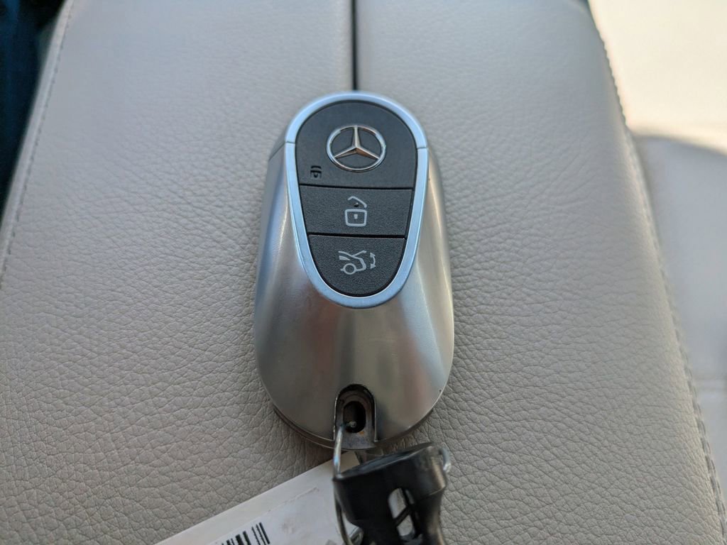 Used 2024 Mercedes-Benz C 300 Sedan image 28