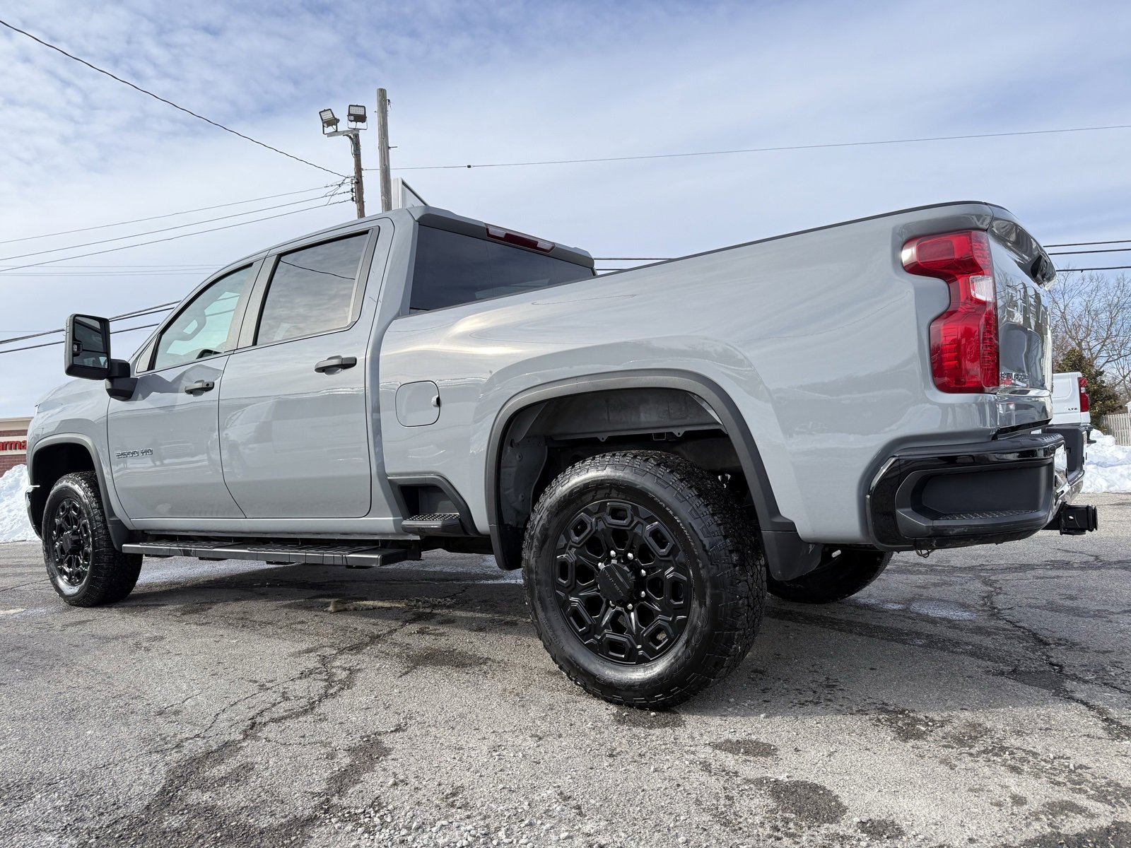 Used 2025 Chevrolet Silverado 2500 Custom w/ Custom Value Package image 4