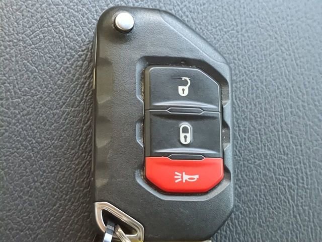 Used 2023 Jeep Gladiator Overland w/ Trailer Tow Package image 26