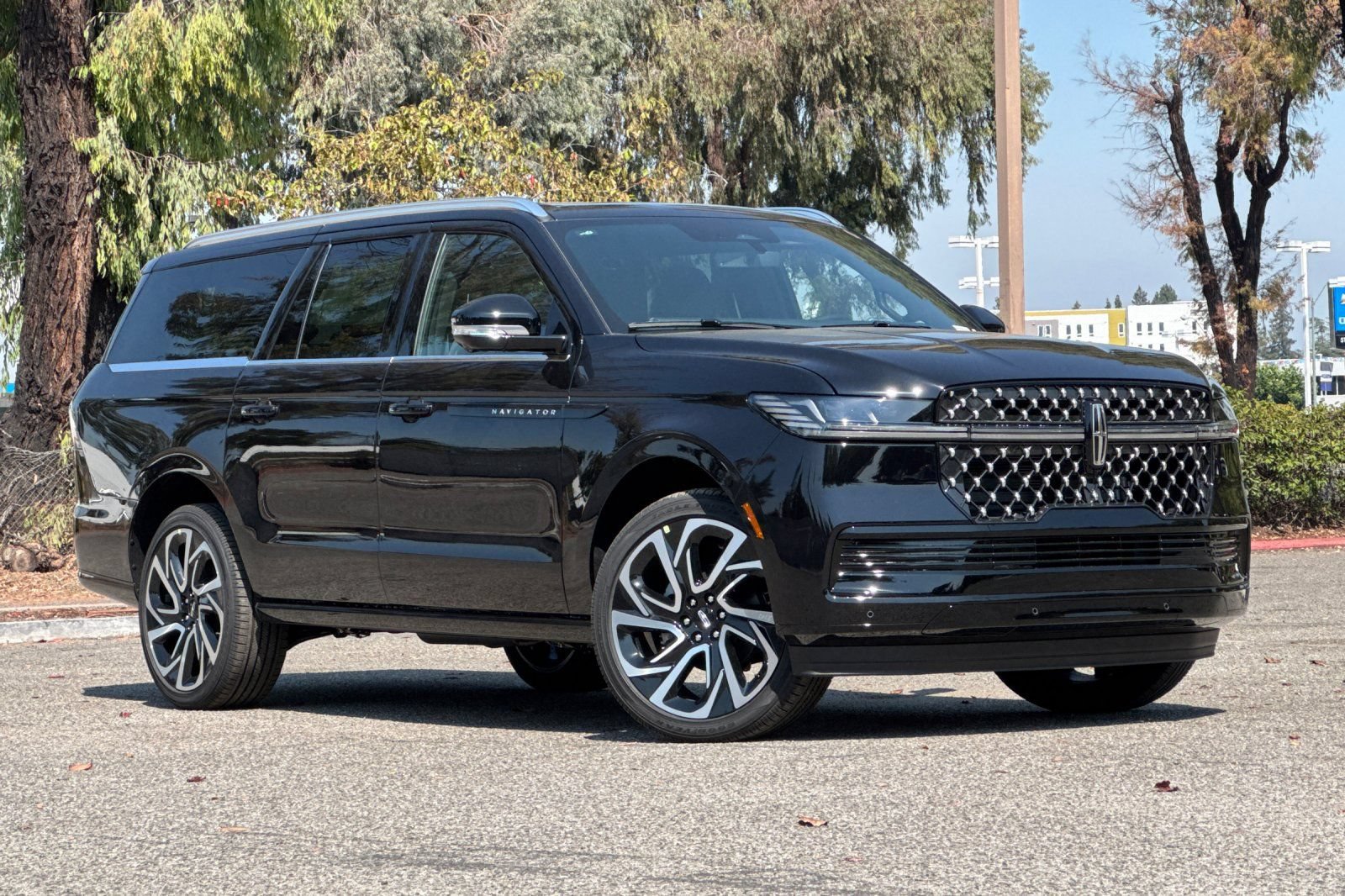 New 2027 Lincoln Navigator L Black Label AWD/4WD image 2