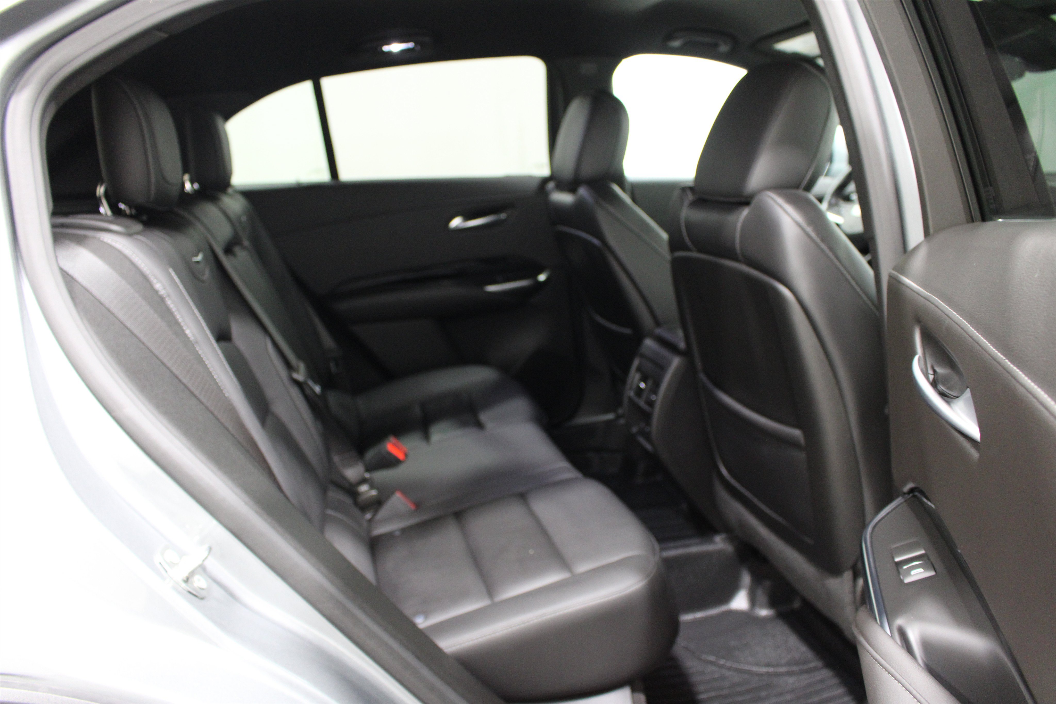 Certified 2024 Cadillac XT4 Luxury w/ Cold Weather Package FWD image 27