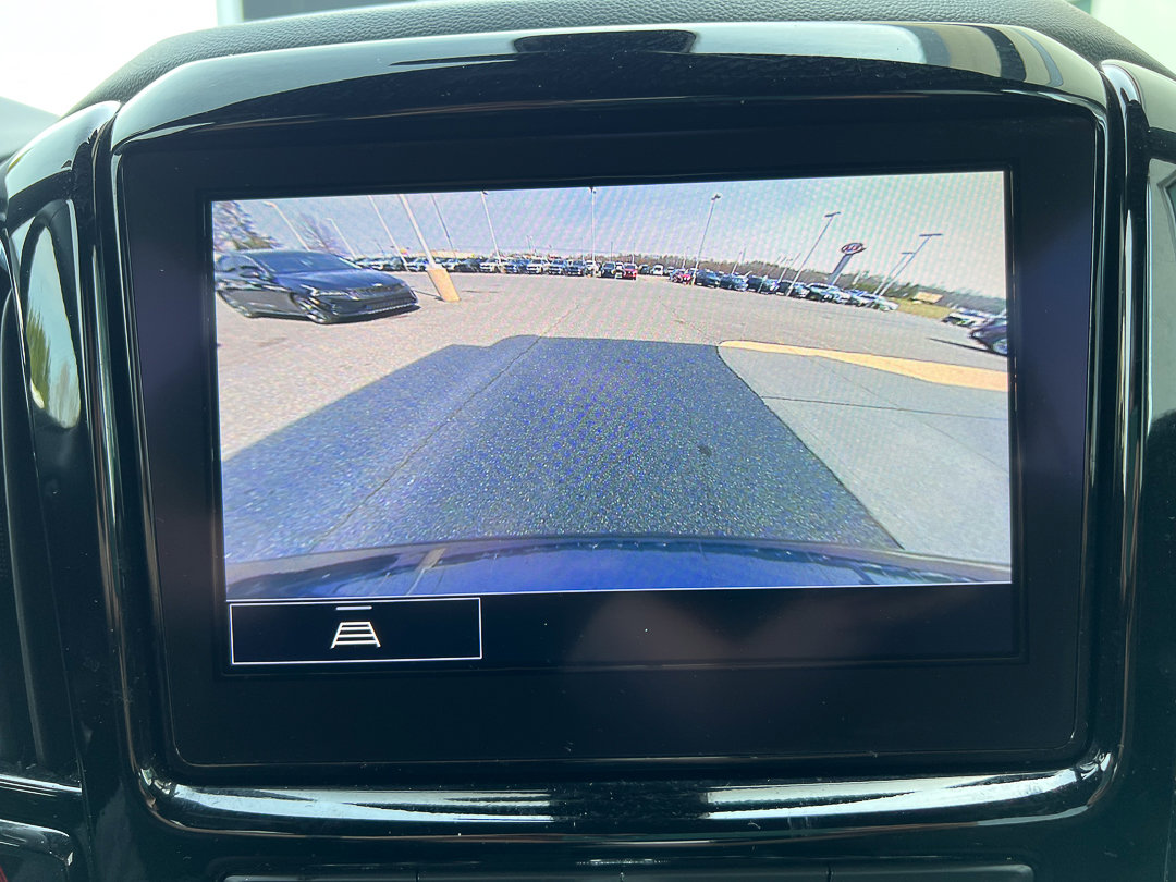 Used 2023 Chevrolet Traverse LT image 23