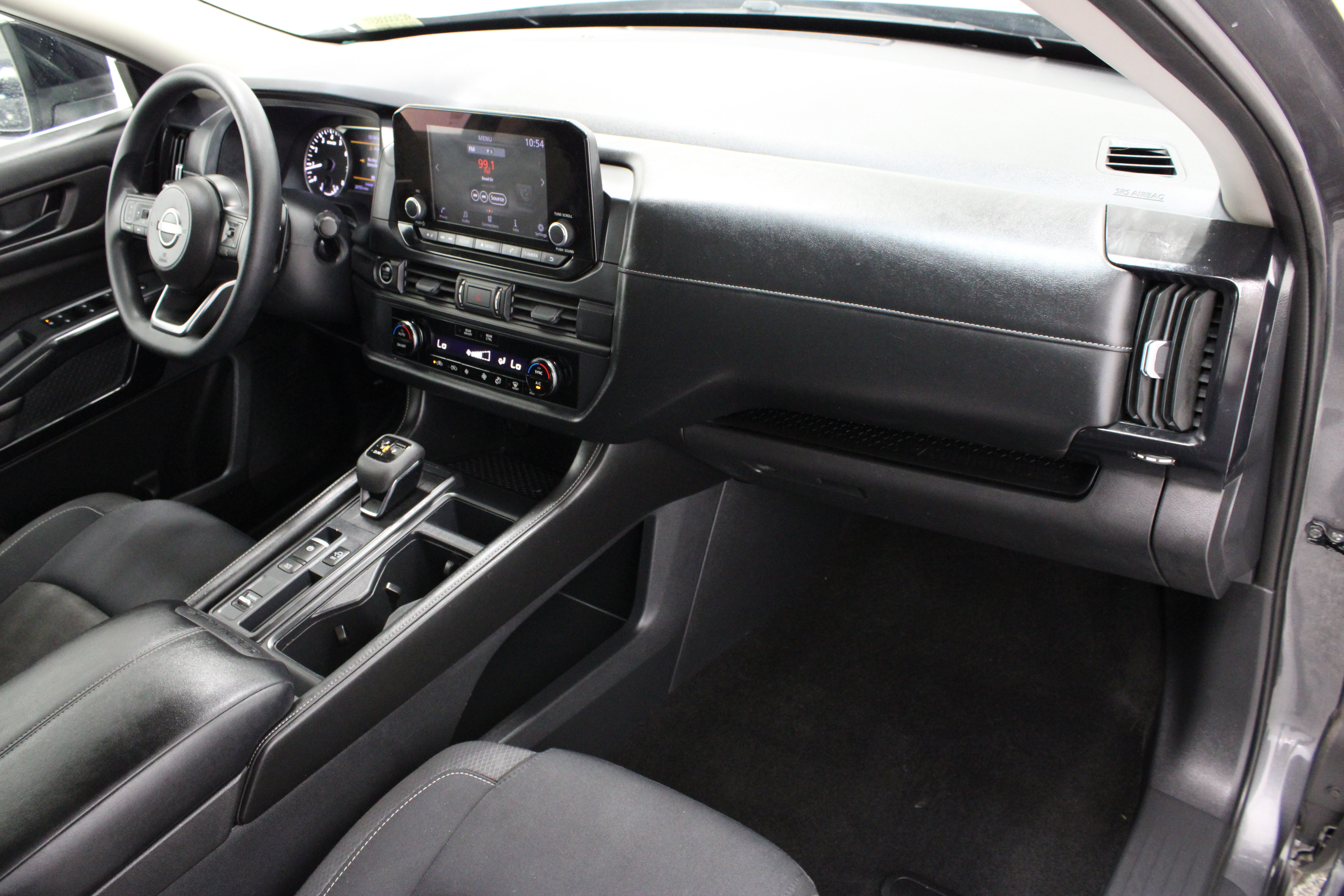 Used 2024 Nissan Pathfinder S FWD image 36