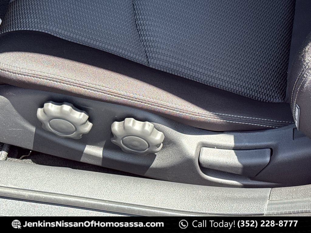 Certified 2025 Nissan Z Sport w/ Floor Mat Package RWD image 31