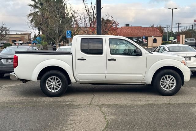 Used 2017 Nissan Frontier SV image 3