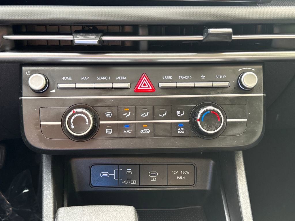 Used 2025 Hyundai Tucson SE image 22