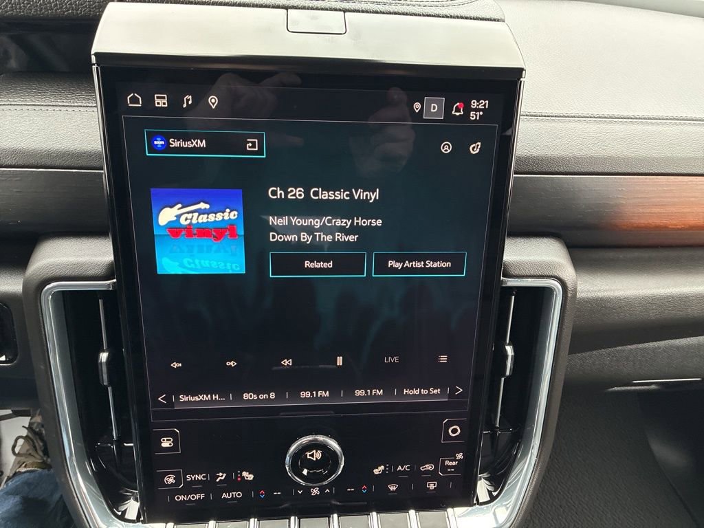 Used 2025 GMC Yukon Denali image 11