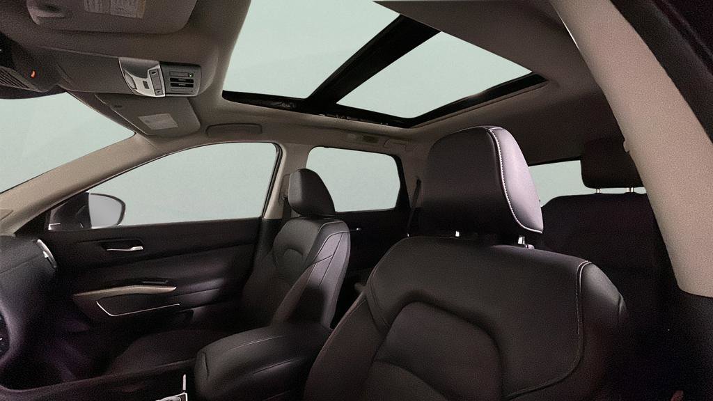 Used 2025 Nissan Pathfinder Platinum image 22