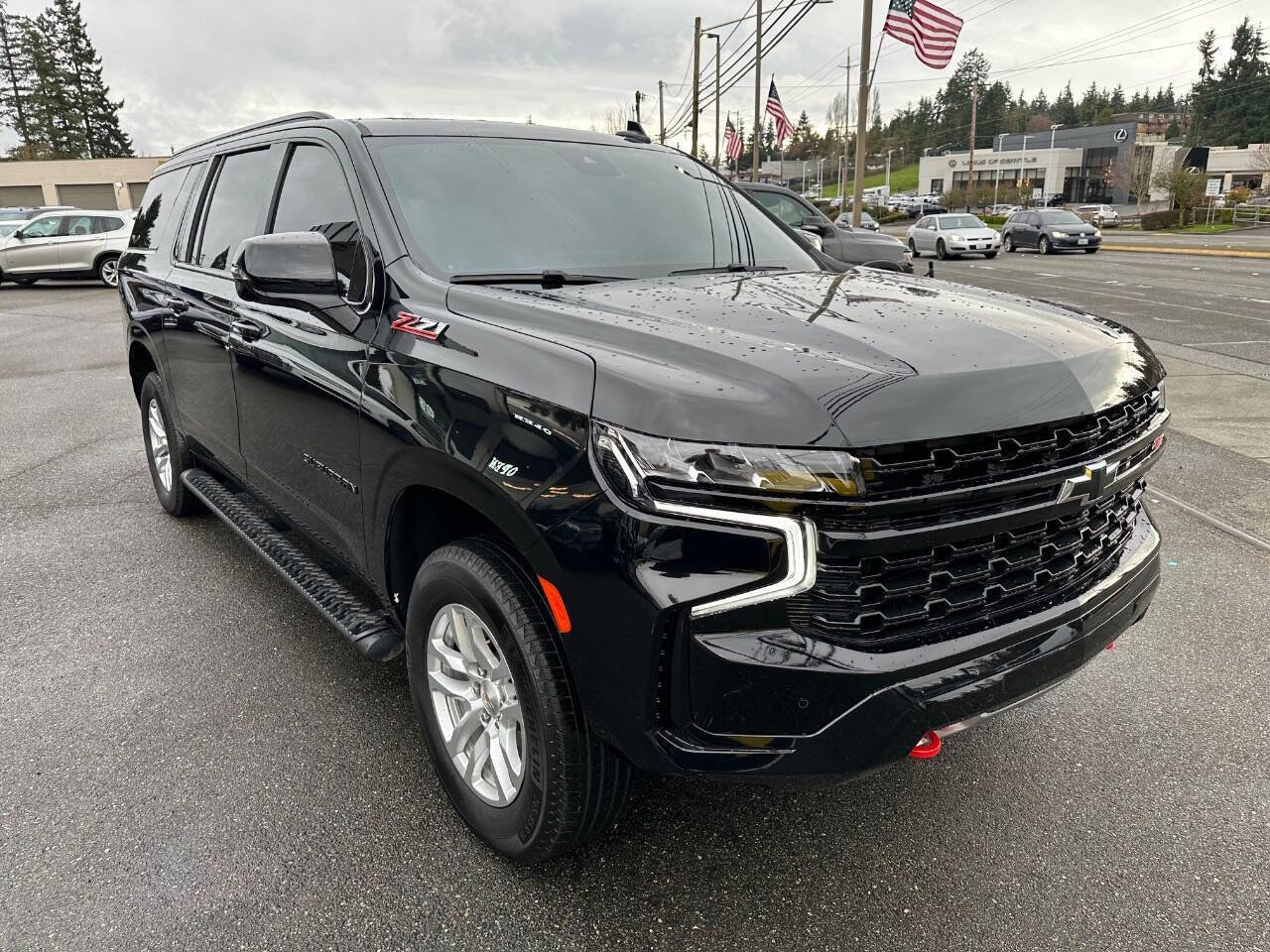 Used 2023 Chevrolet Suburban Z71 w/ Z71 Off-Road Package AWD/4WD image 9