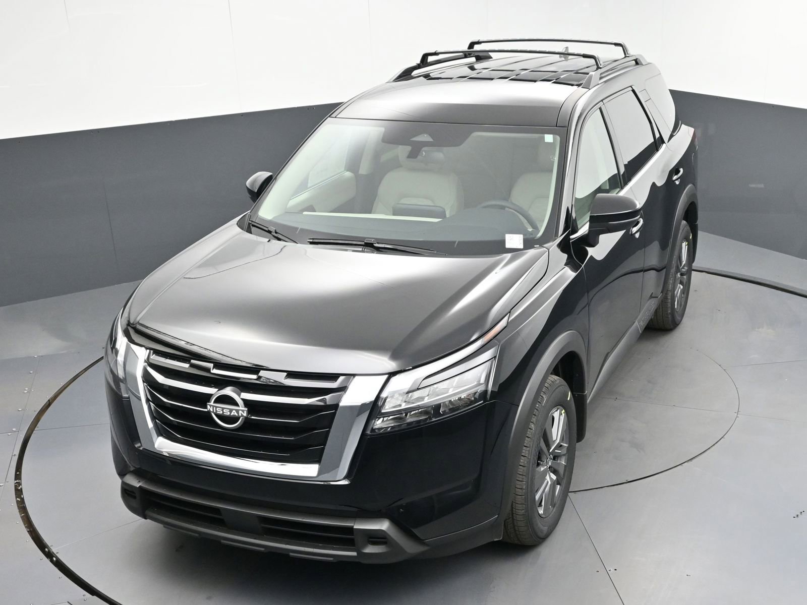 Used 2025 Nissan Pathfinder SV image 30