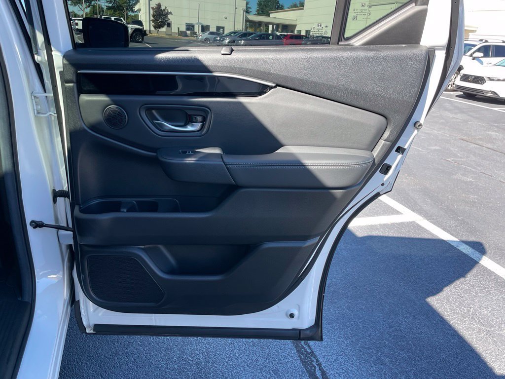 Certified 2025 Honda Pilot Touring image 34
