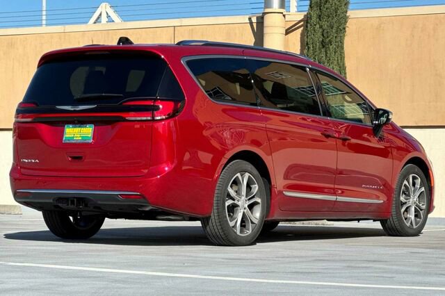 New 2026 Chrysler Pacifica Pinnacle image 4