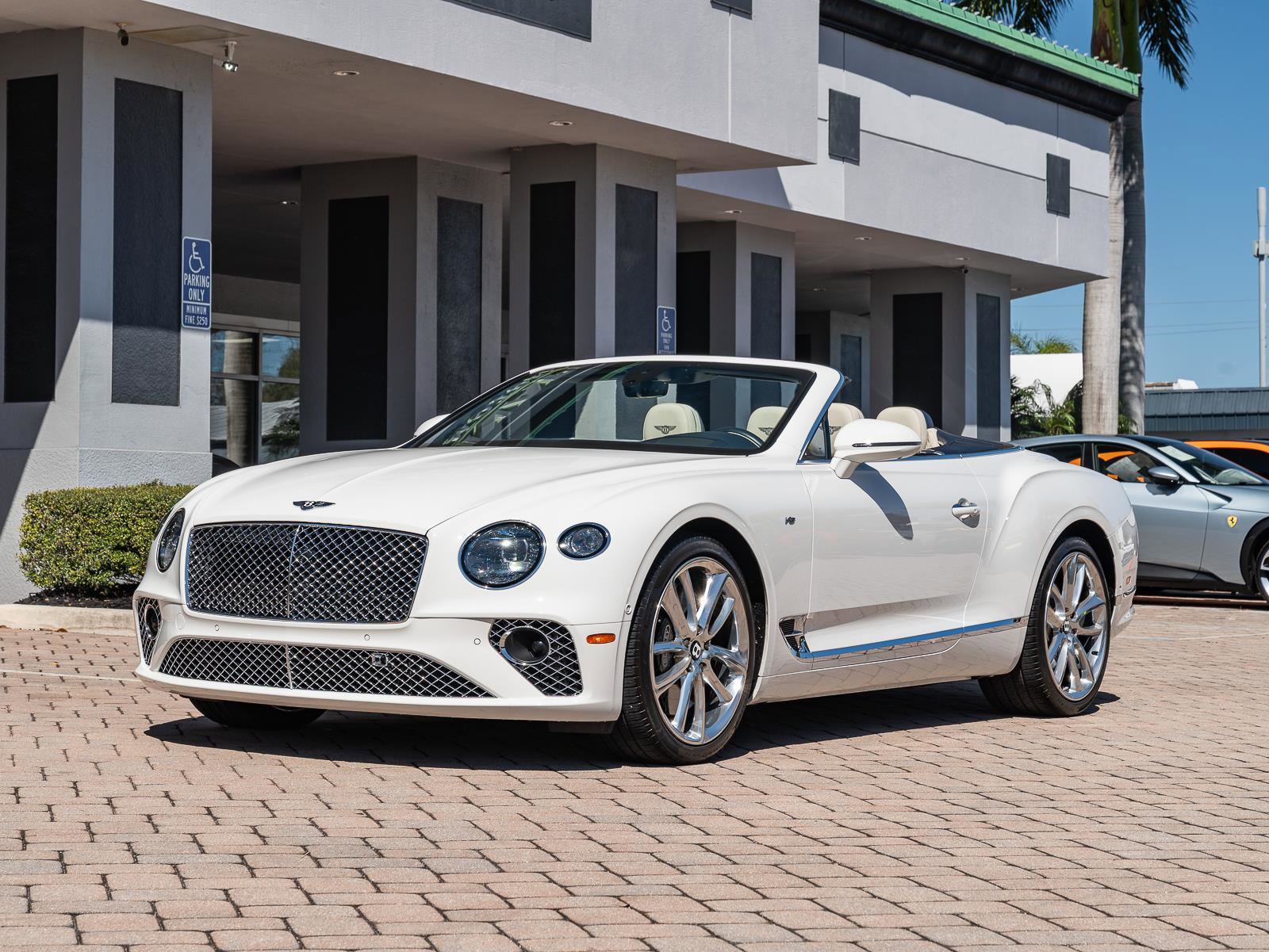 Used 2022 Bentley Continental GT image 21