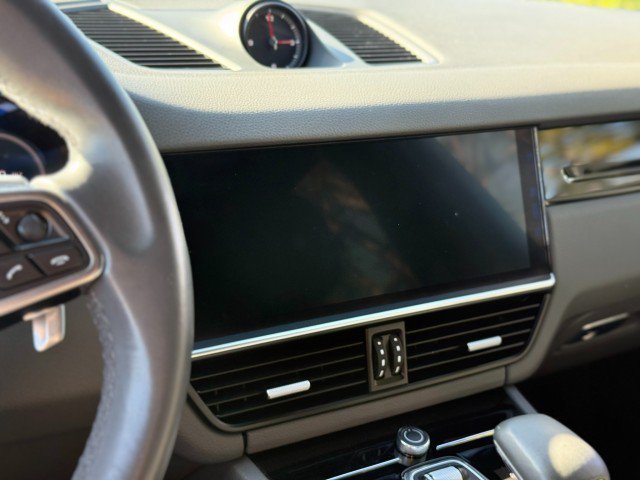 Used 2019 Porsche Cayenne AWD/4WD image 19