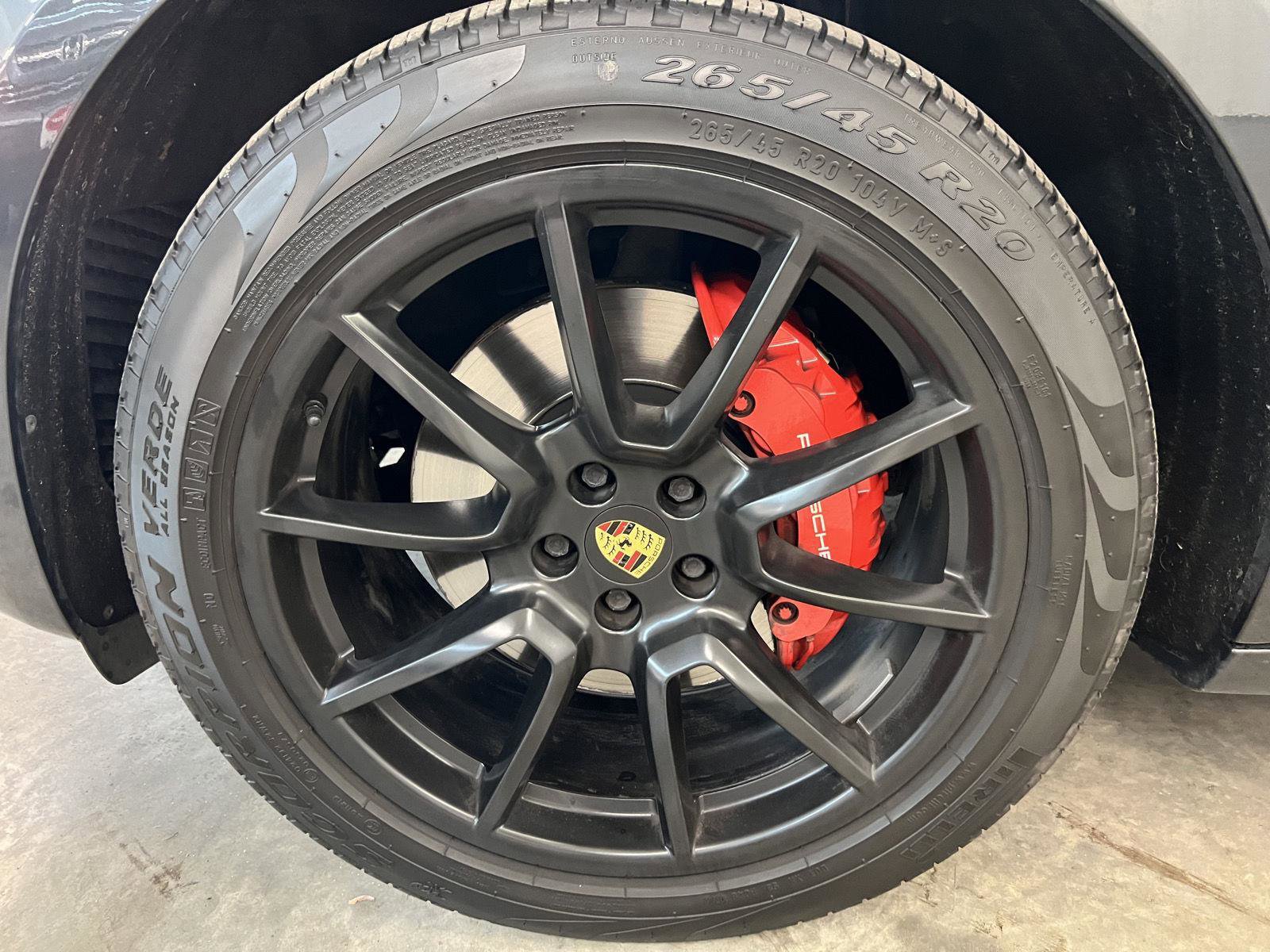 Used 2017 Porsche Macan GTS image 39