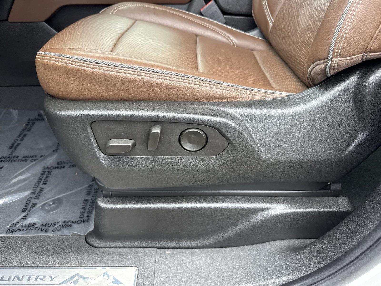 Used 2023 Chevrolet Suburban High Country AWD/4WD image 14