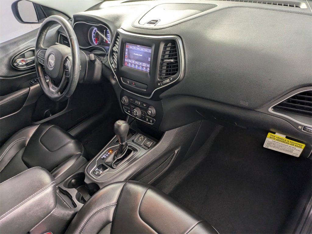 Used 2019 Jeep Cherokee Latitude Plus w/ Comfort/Convenience Group image 34