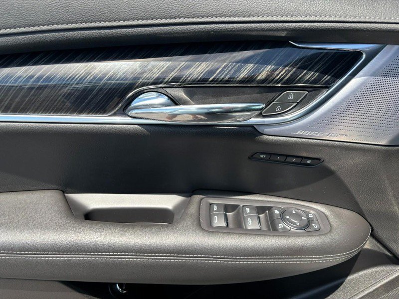 Used 2023 Cadillac XT6 Premium Luxury w/ Technology Package FWD image 9
