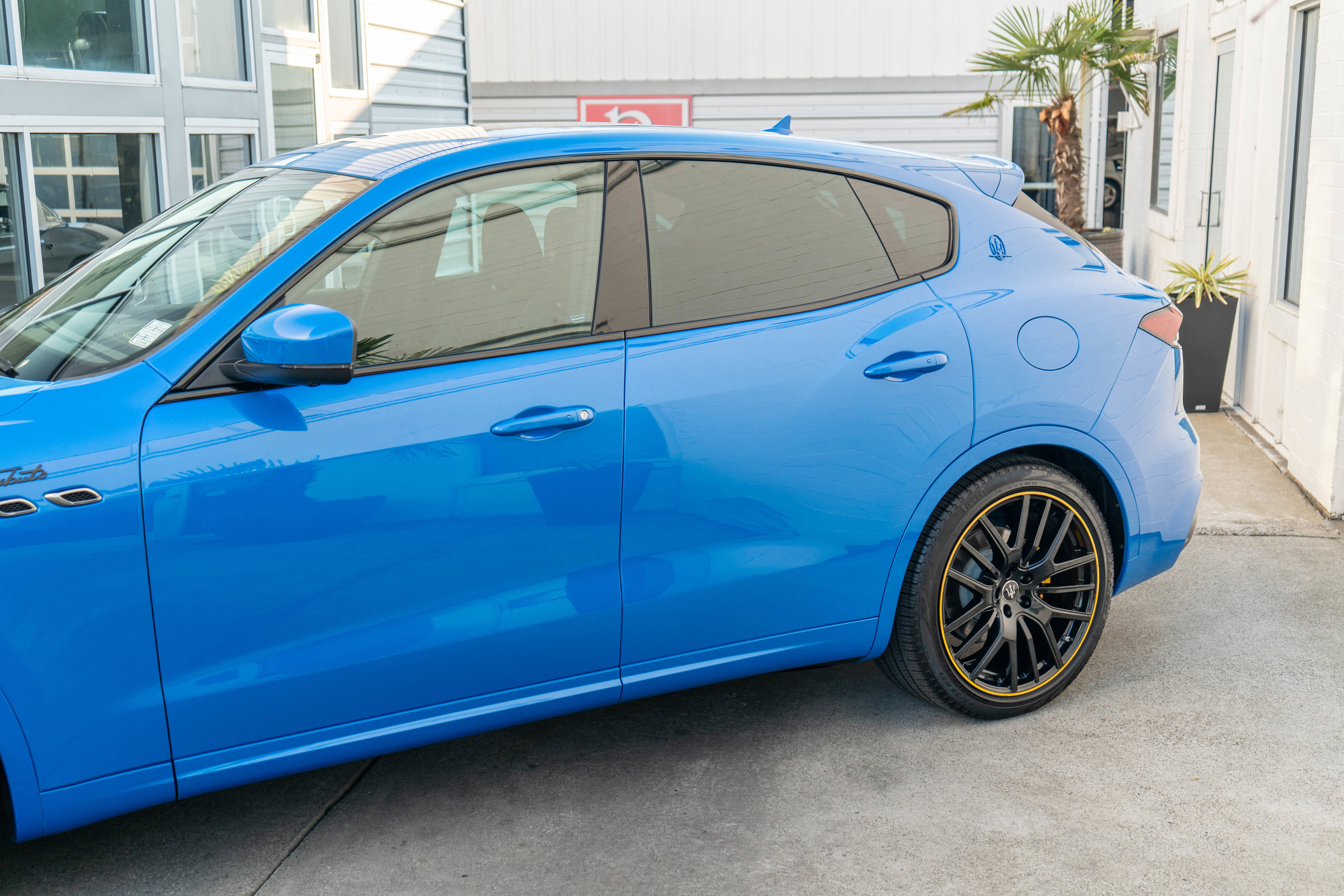 Used 2022 Maserati Levante F Tributo image 5