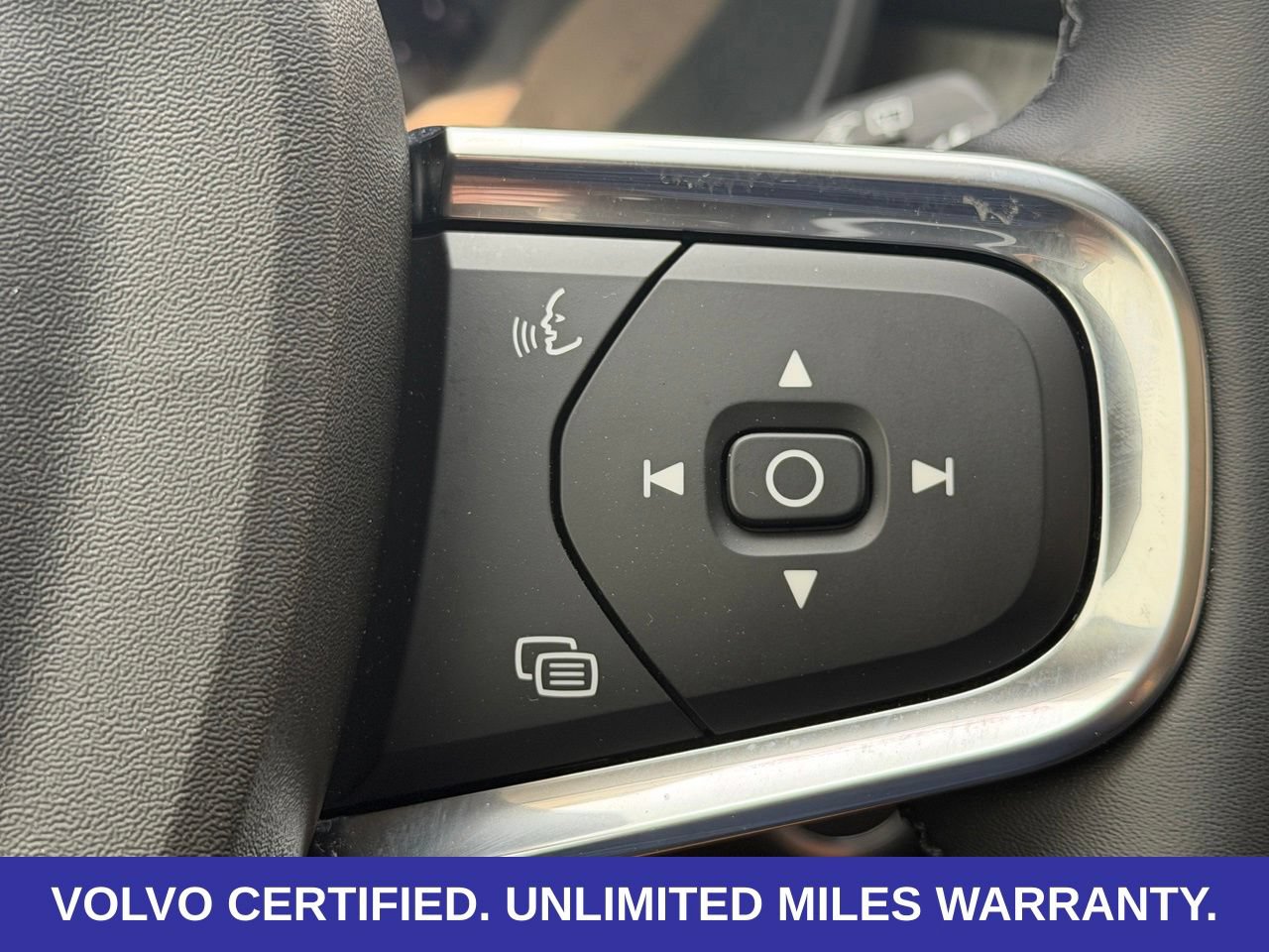 Certified 2026 Volvo XC40 B5 Plus AWD/4WD image 18