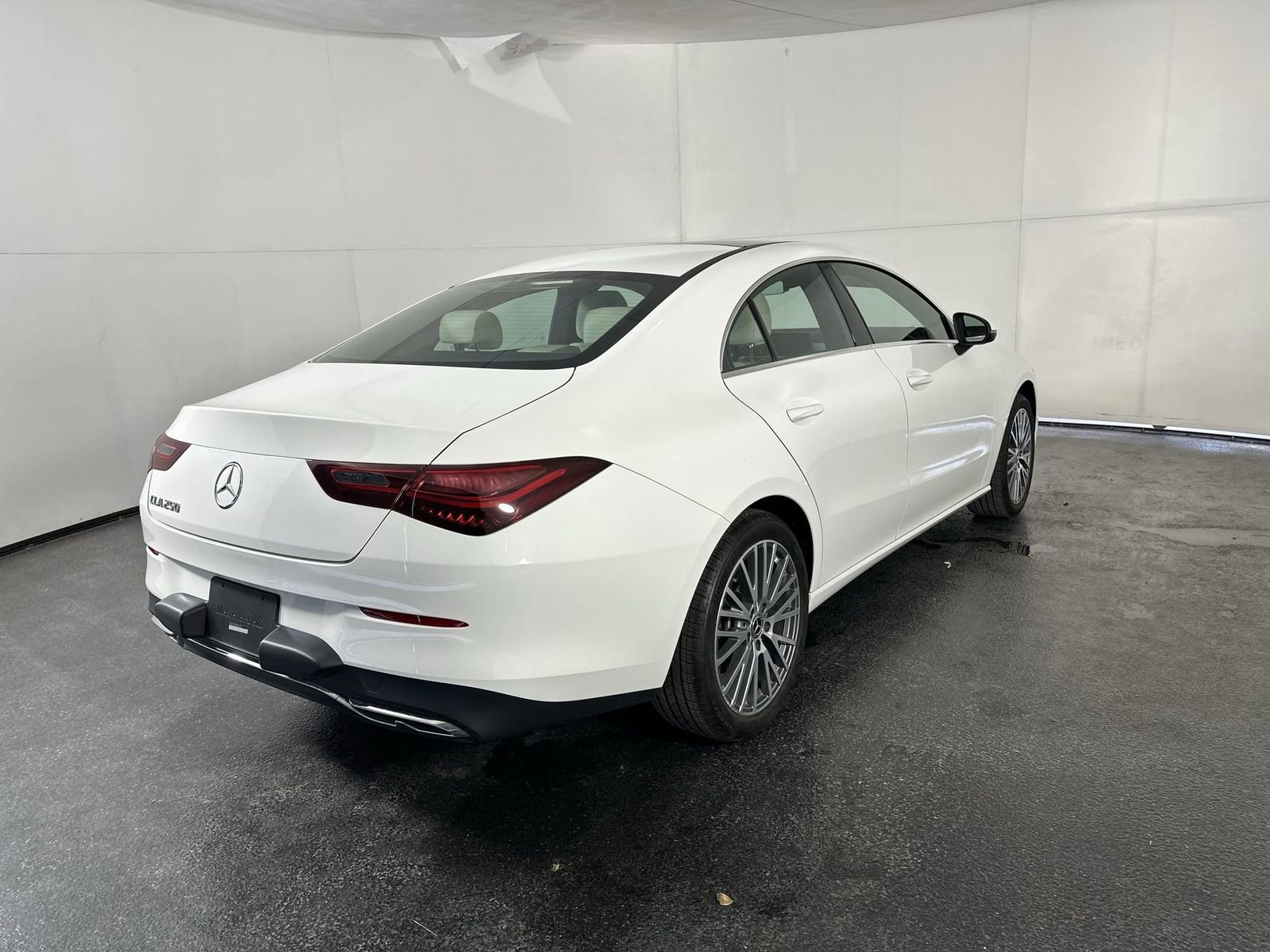 Used 2025 Mercedes-Benz CLA 250 image 11